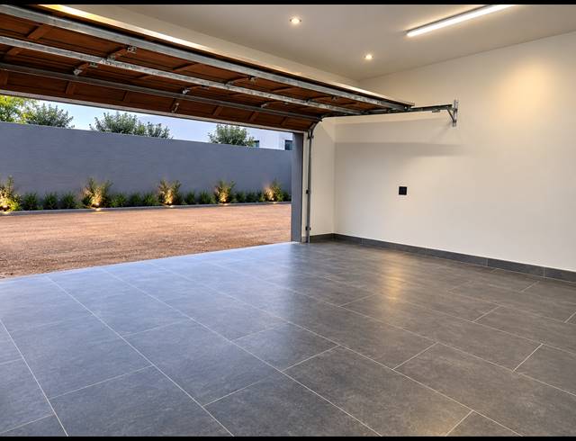 4 BEDROOM CLUSTER FOR SALE IN BRYANSTON